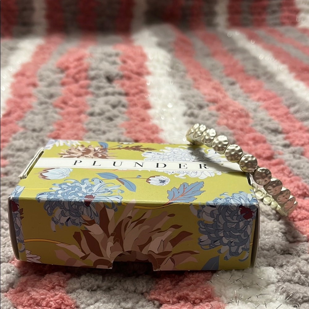 Plunder Silver Magnetic Bracelet